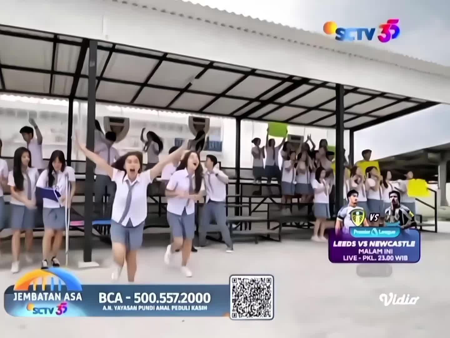 @𝐇