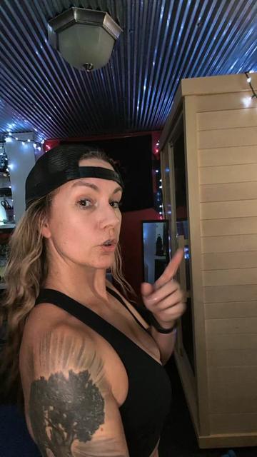 @Angie☮️