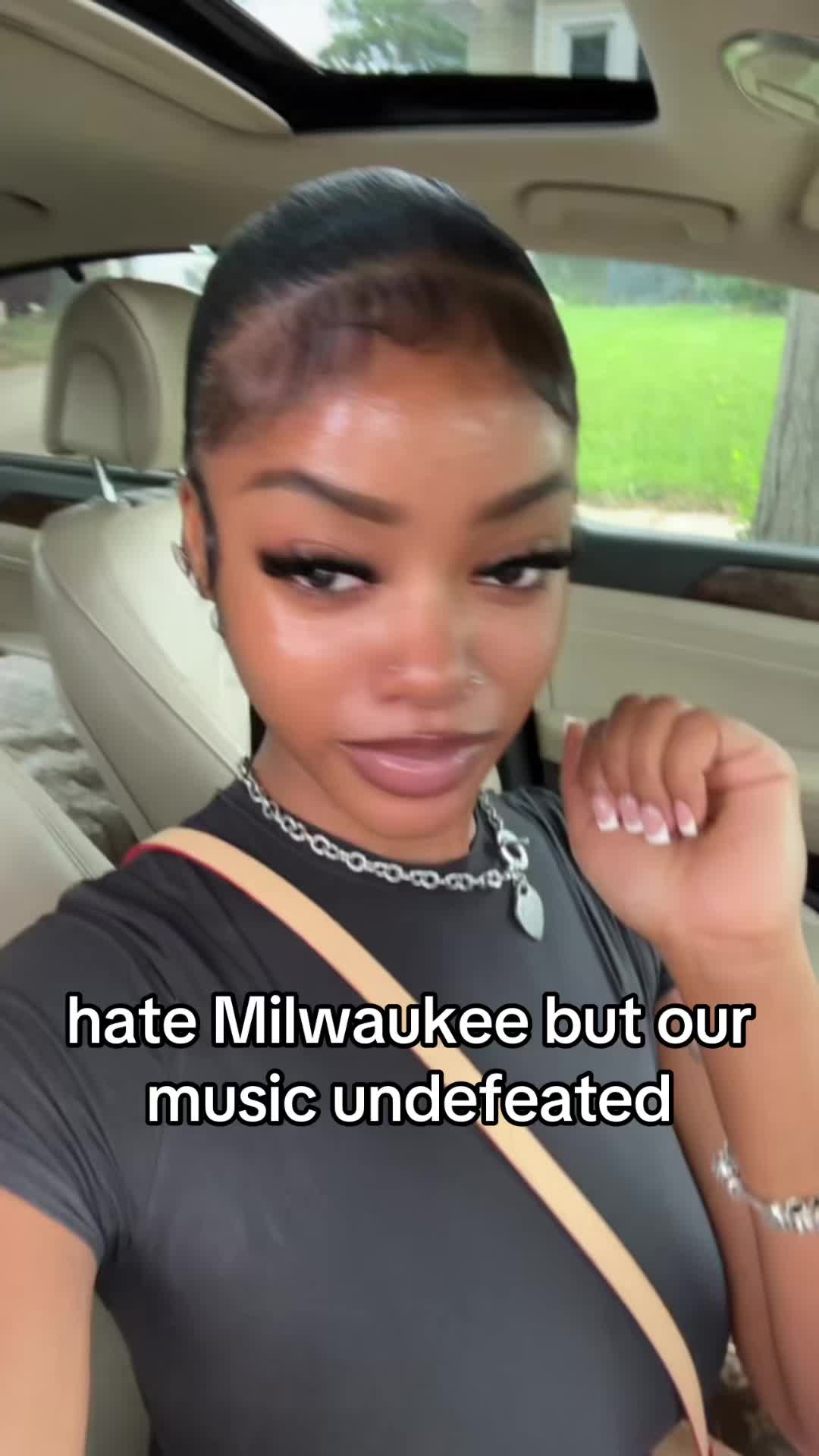 @himynameessence🥥