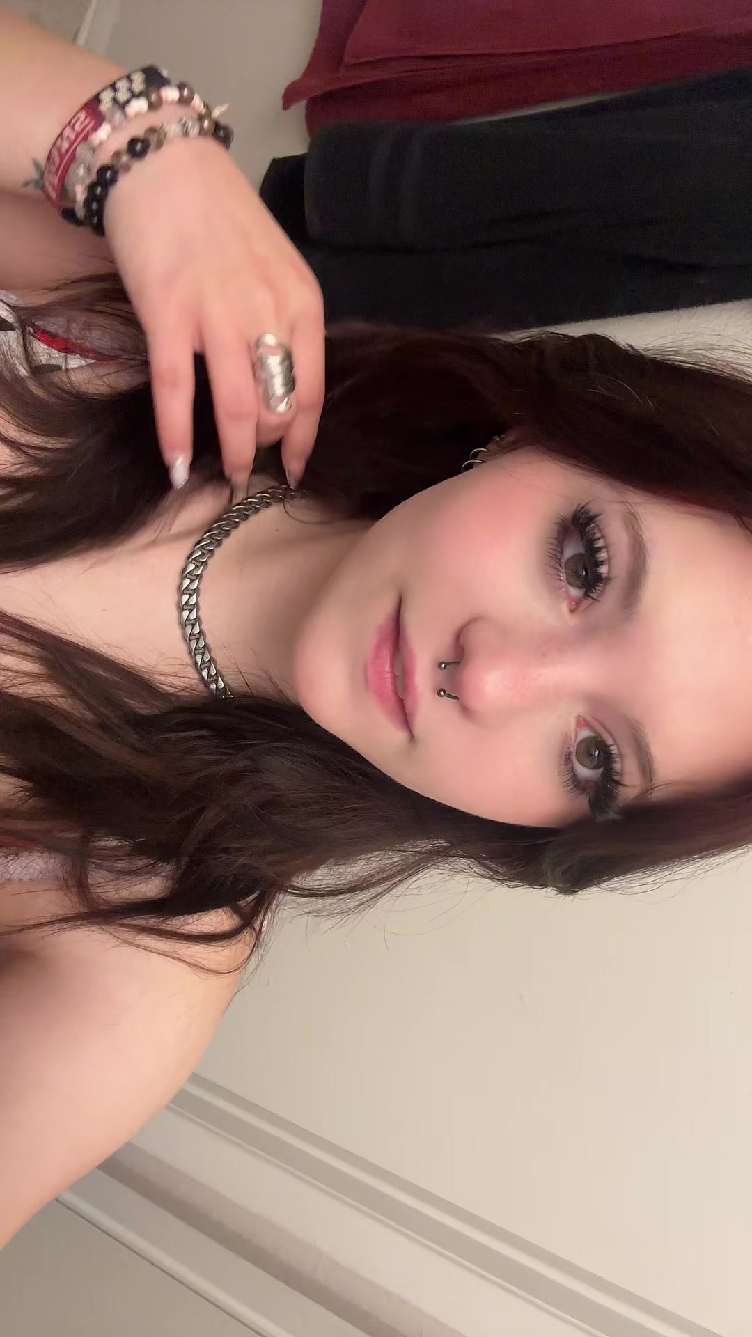@:3