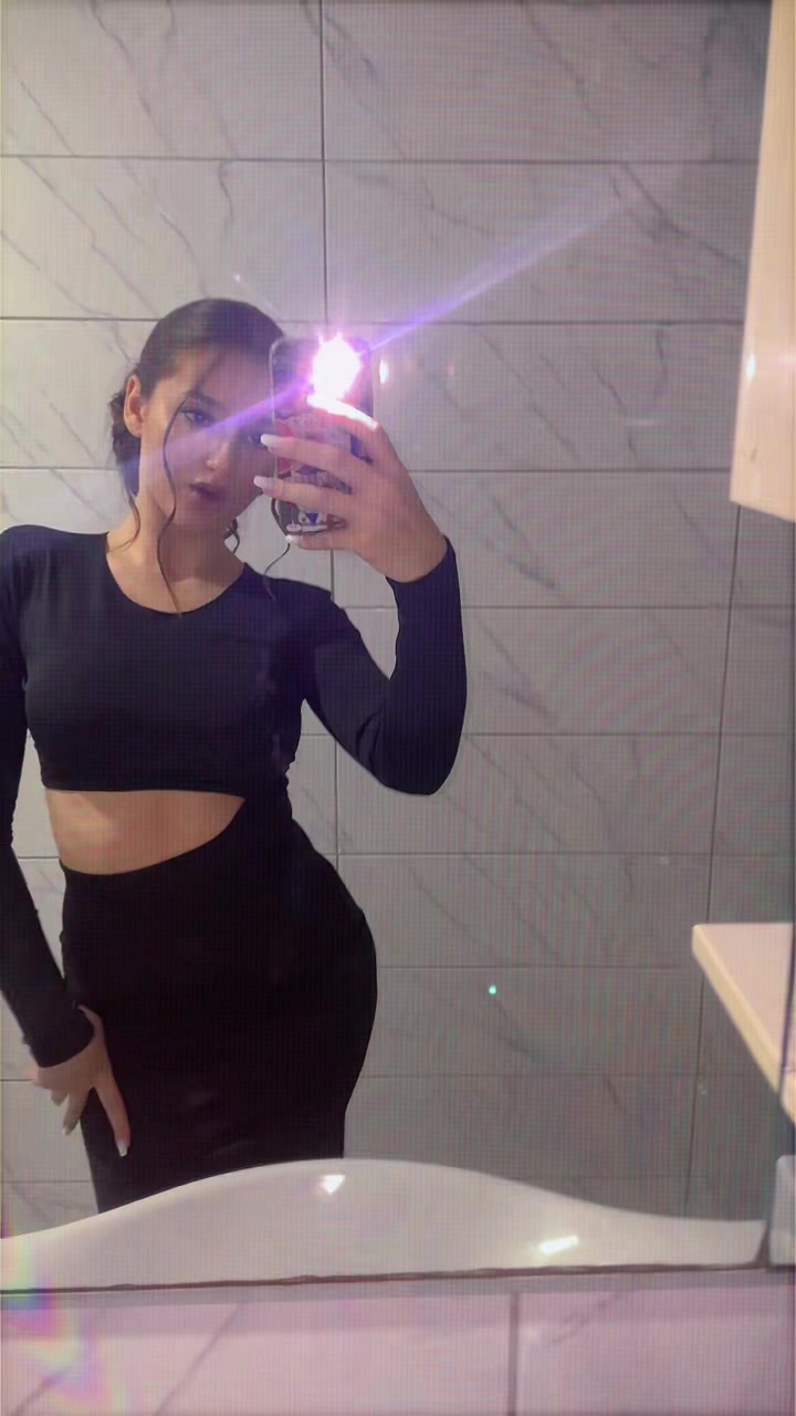 @Ana🤯