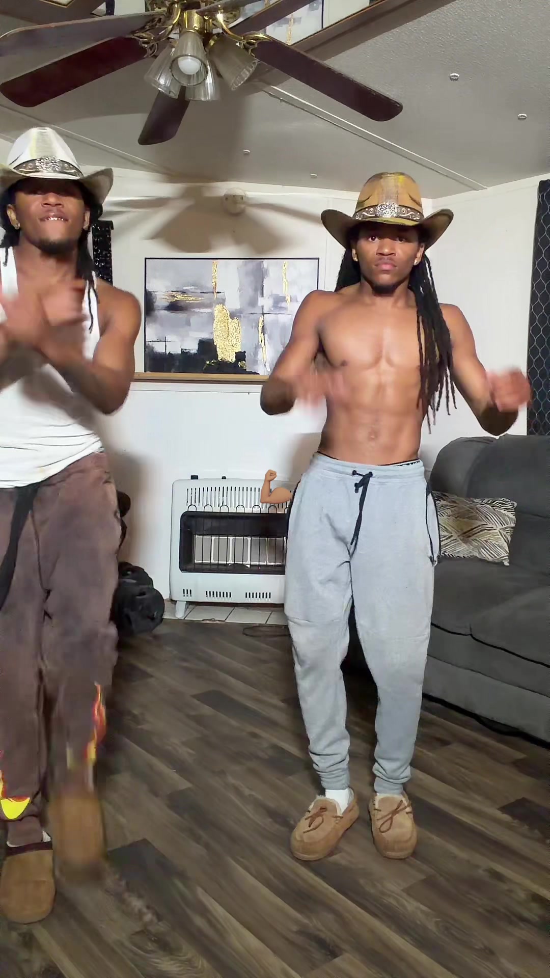 @Ghettotwins_