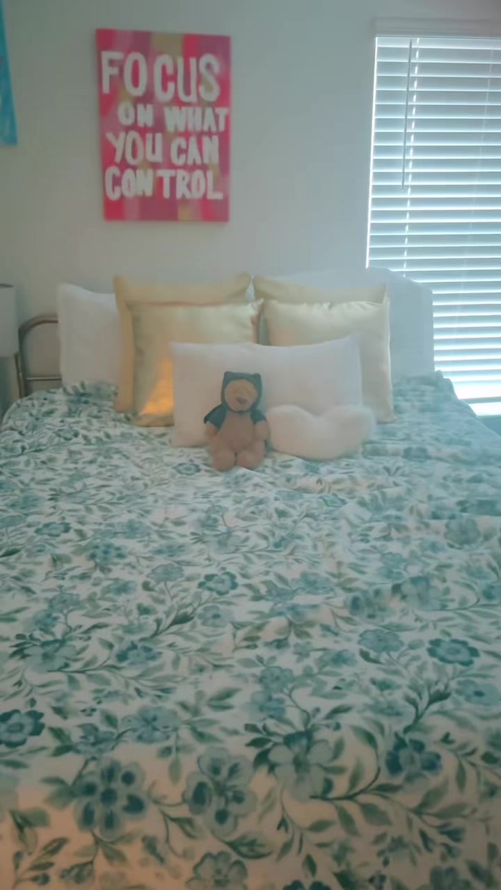 @maddieneumans