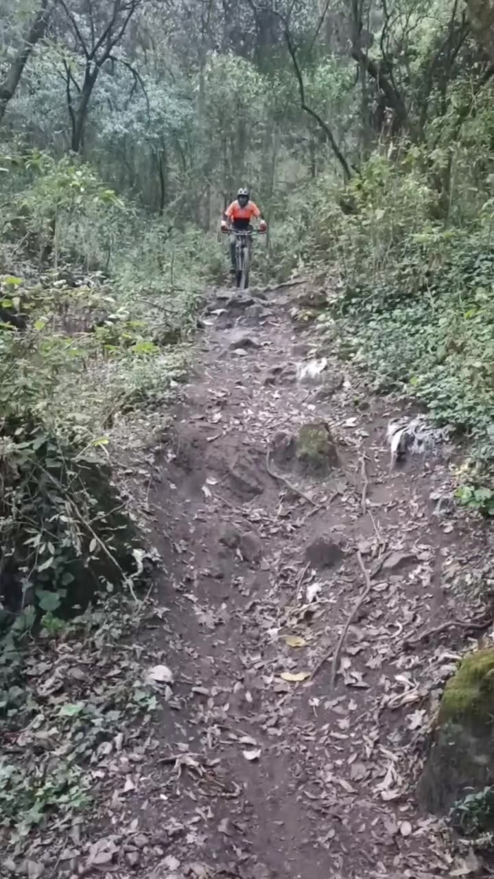 @César Ayala Mountainbiker
