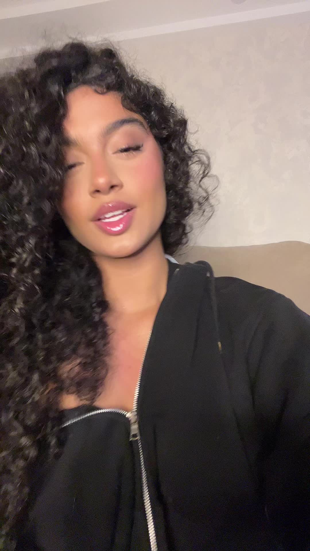 @JULIANA