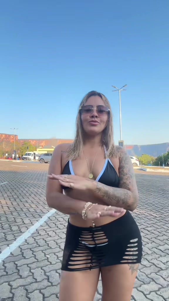 @Tha&iacute;s Priscila