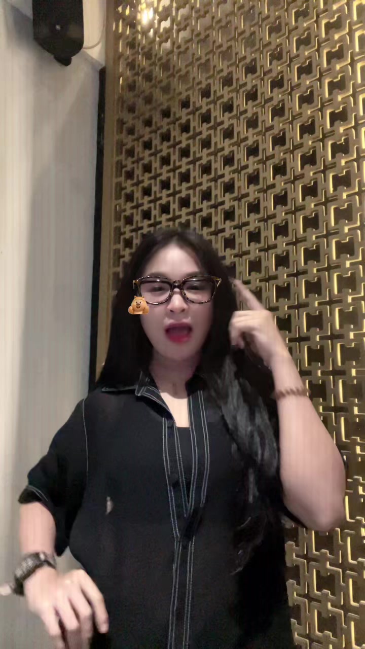 @Dhinycubel