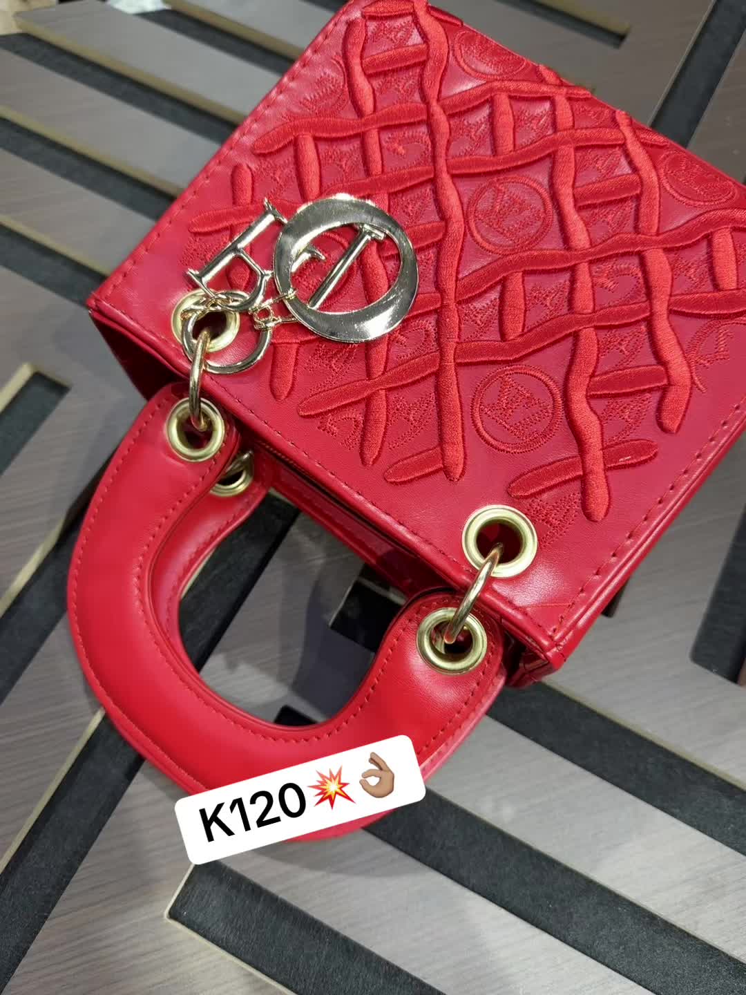 @ZOEY Q70🌸