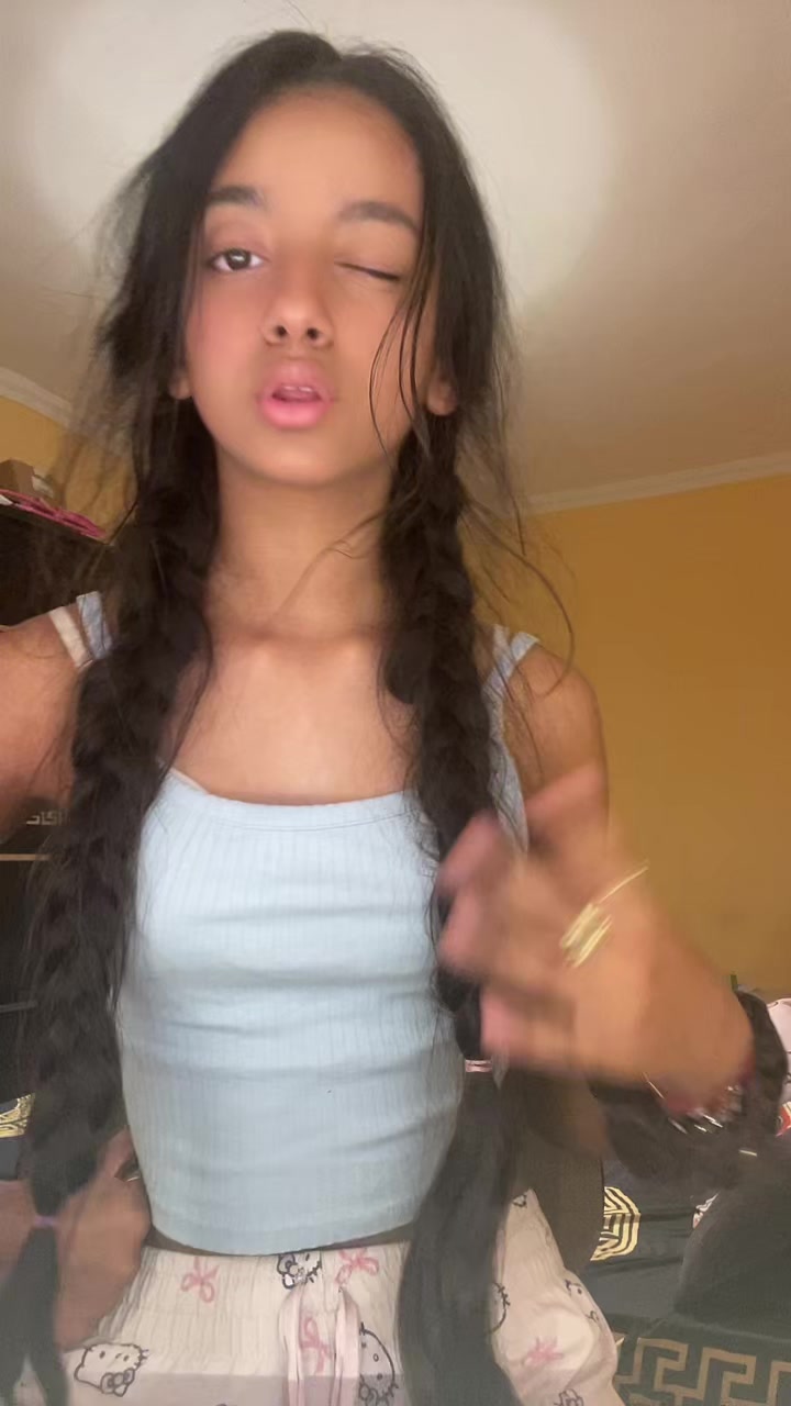 @👸🏾A kir&aacute;lynő amina👸🏾