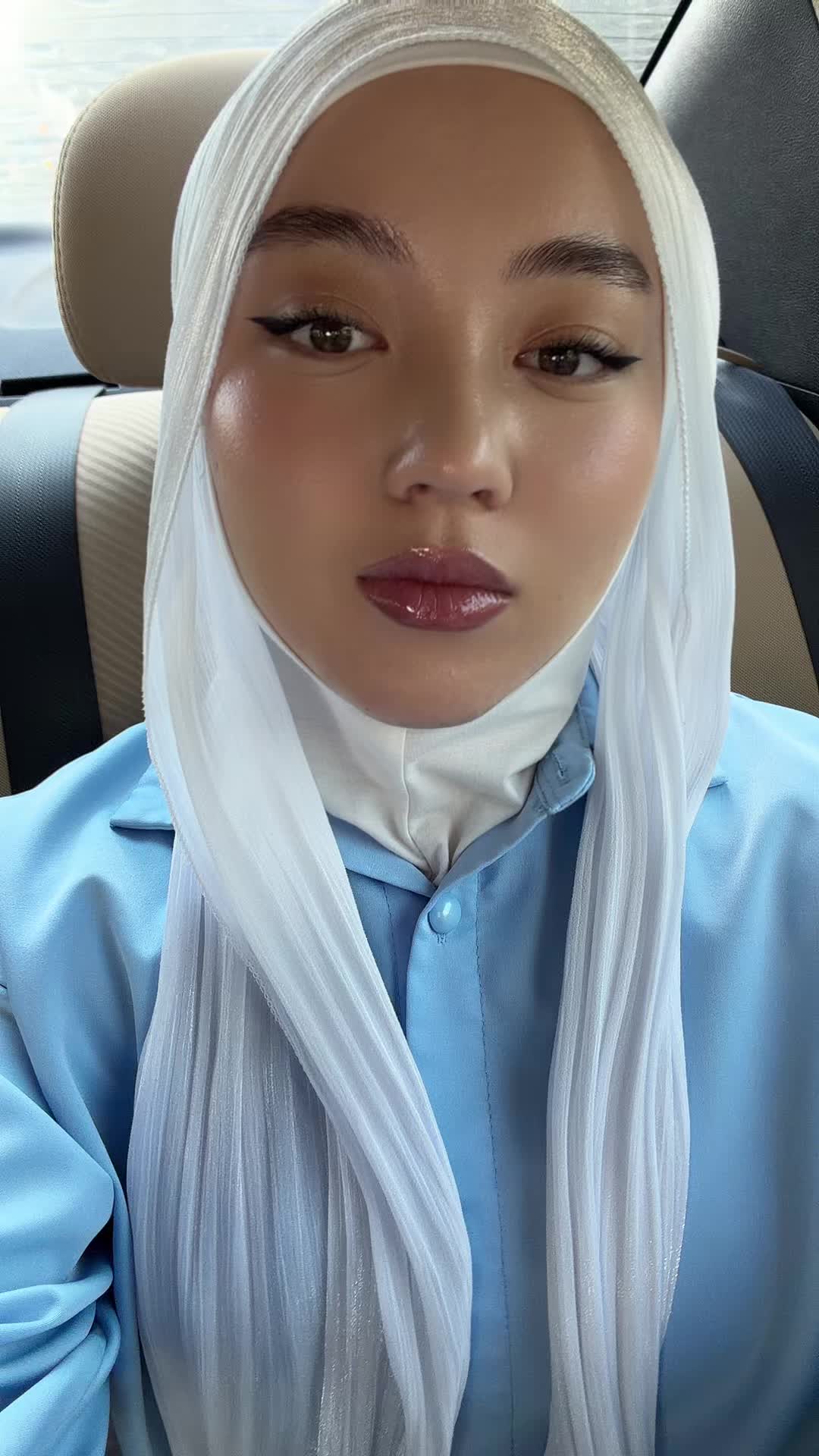 @aknur