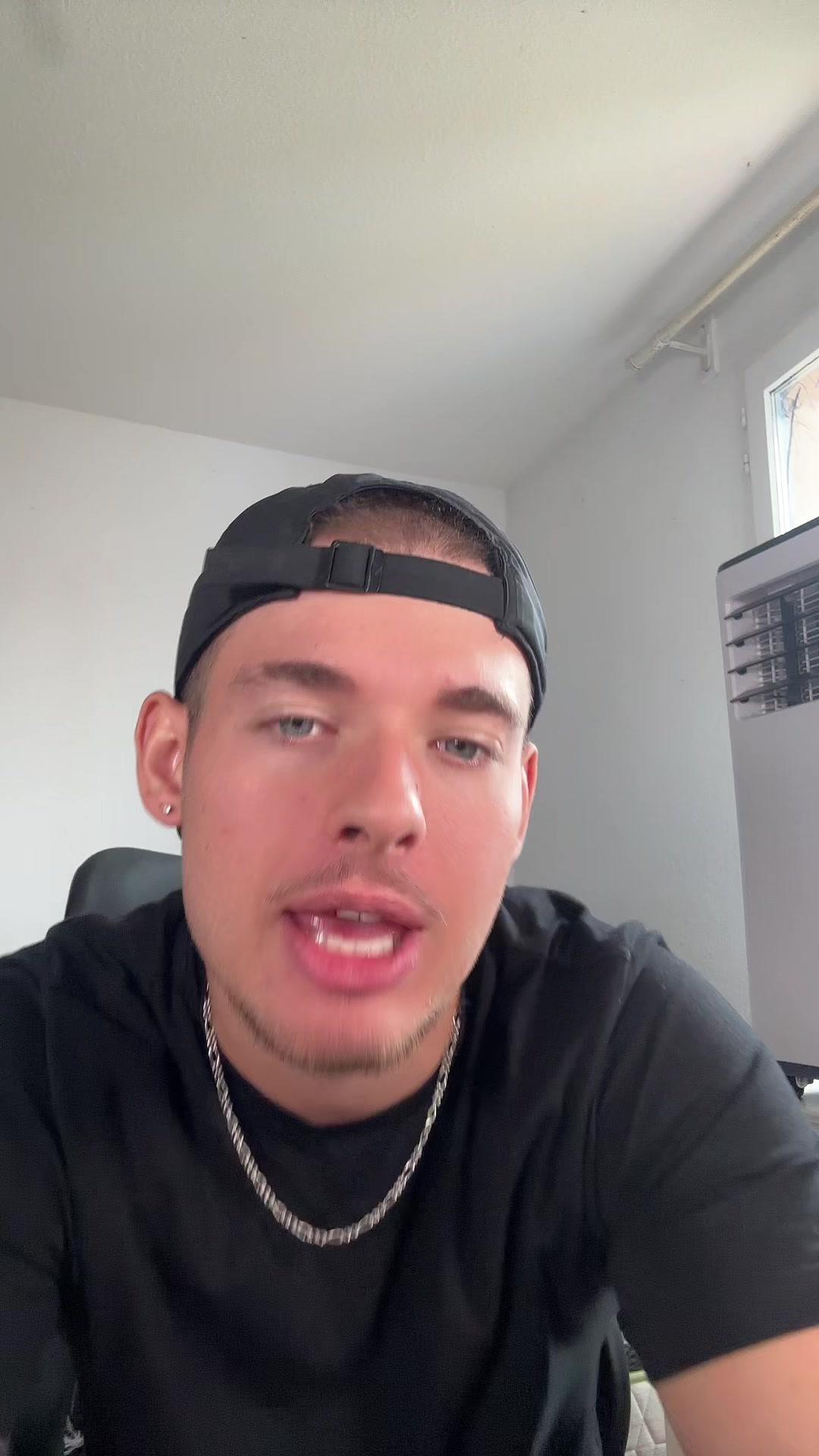 @Logou