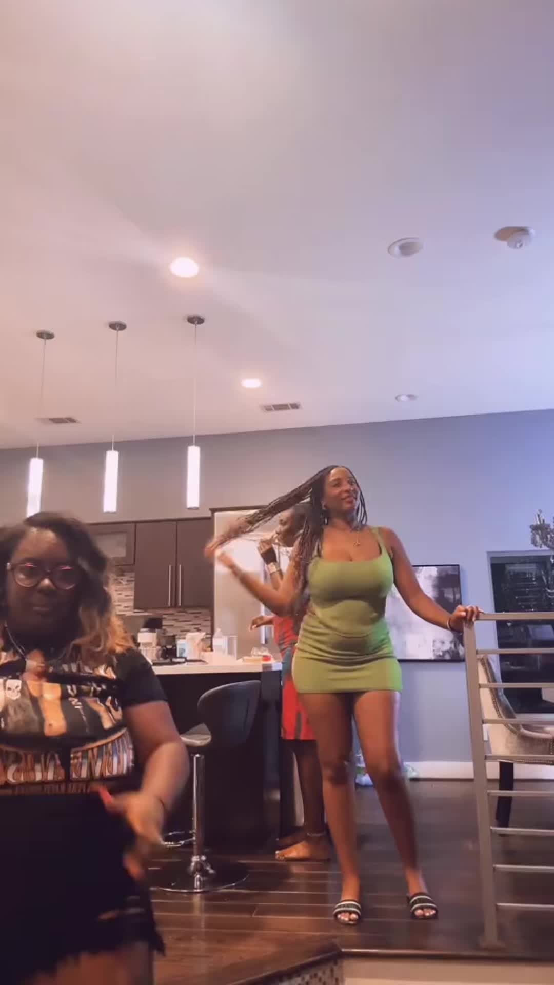 @Nicky Nicole 4