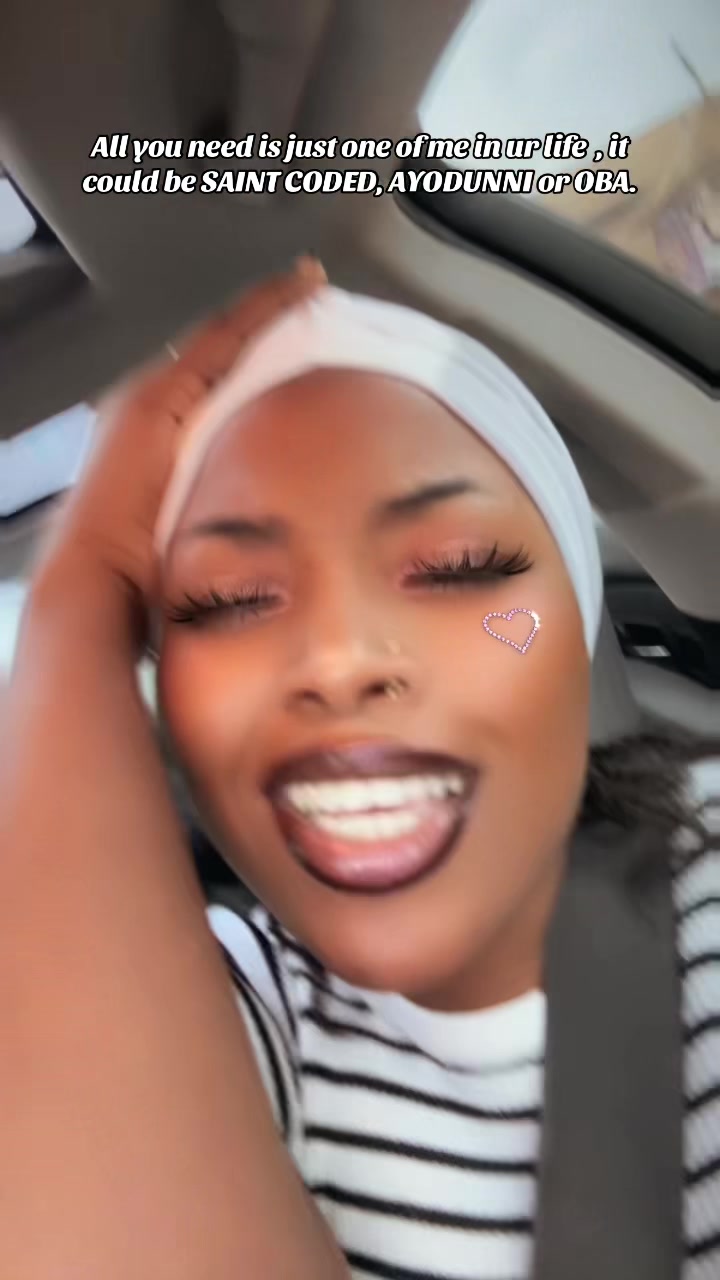 @Ayọ̀d&uacute;nn&iacute;