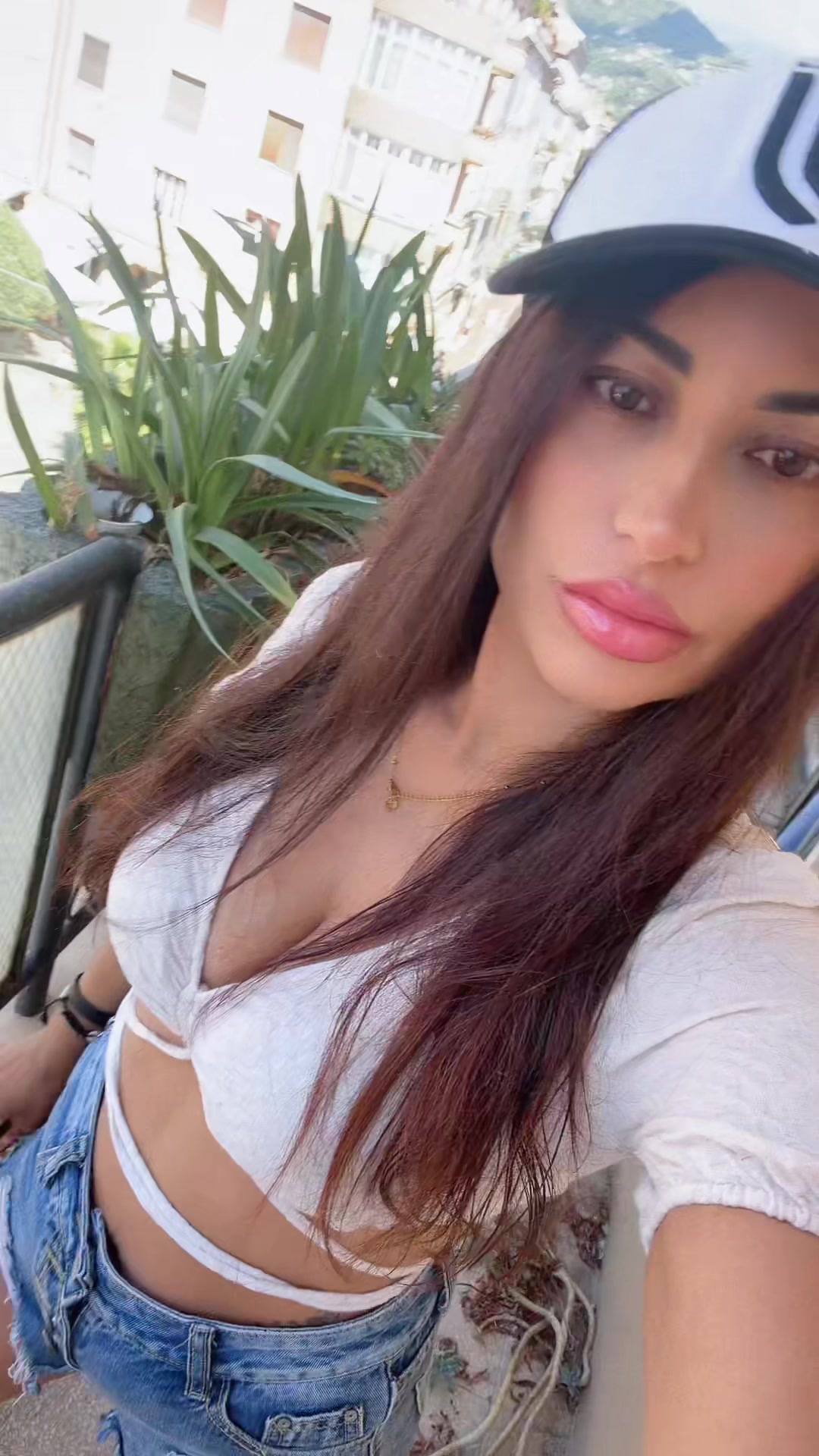 @Desyreal10