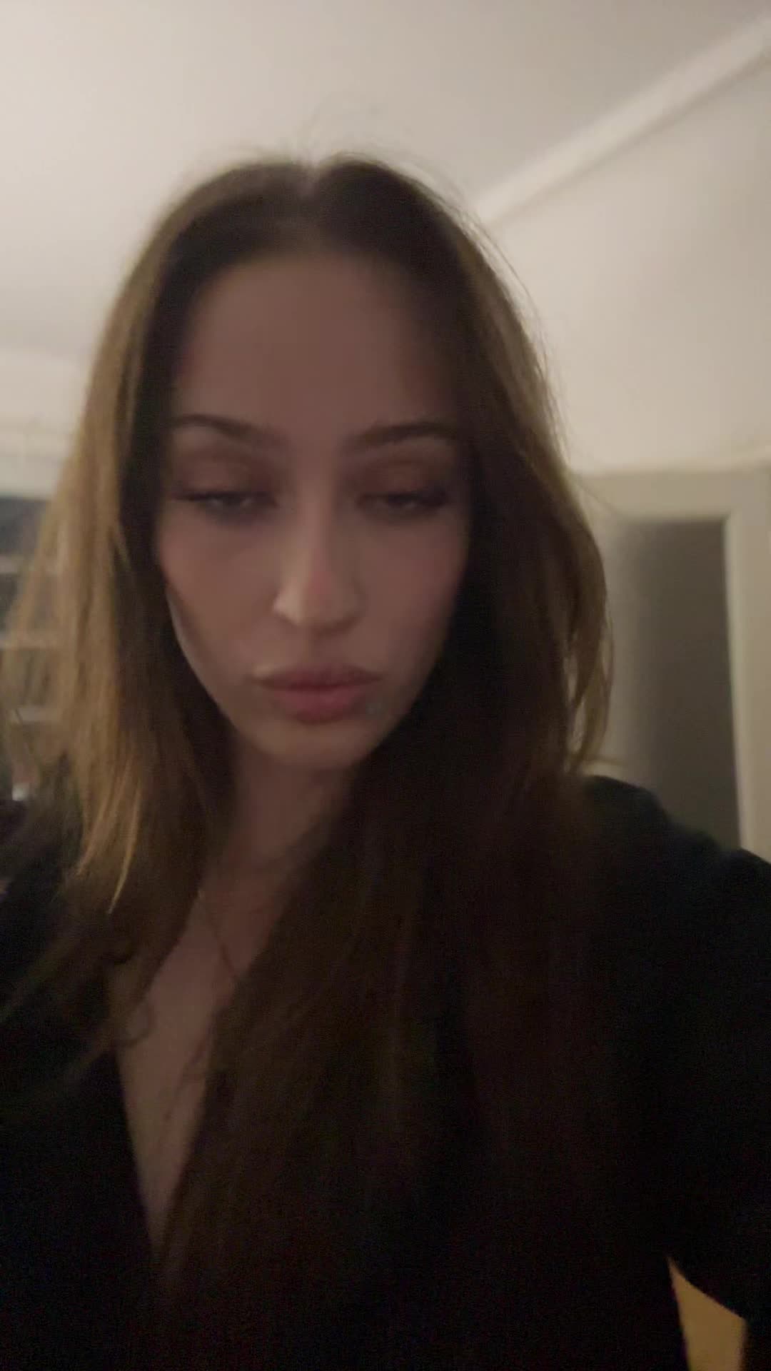 @hellcazlookneon