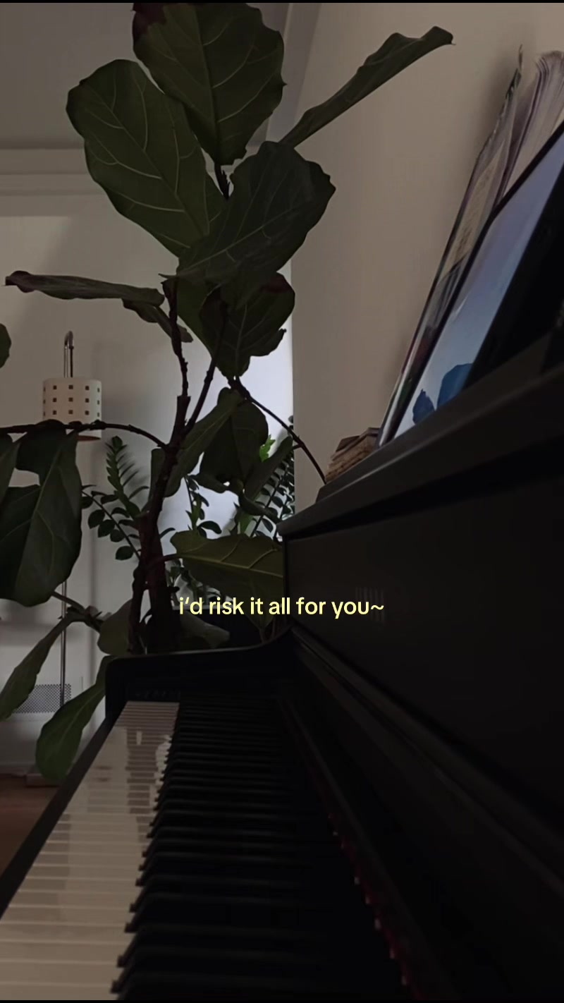 @L U N A