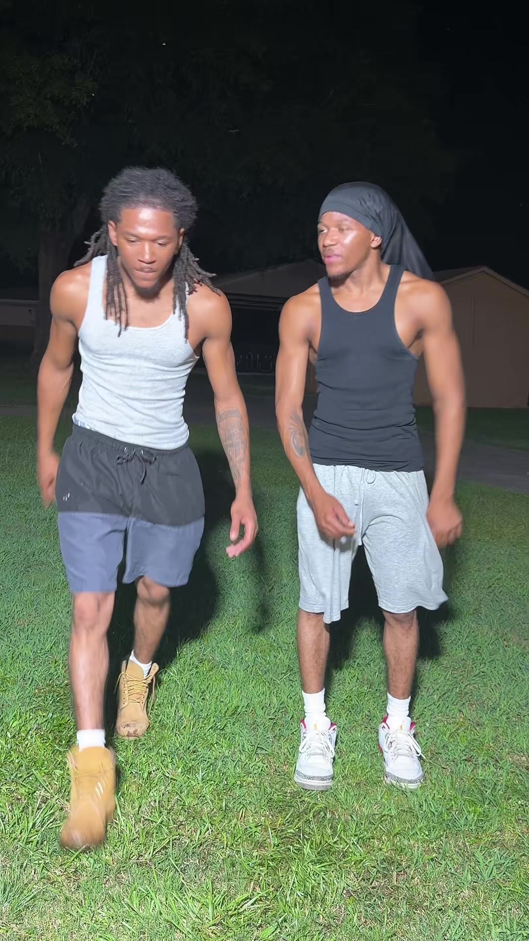 @Ghettotwins_