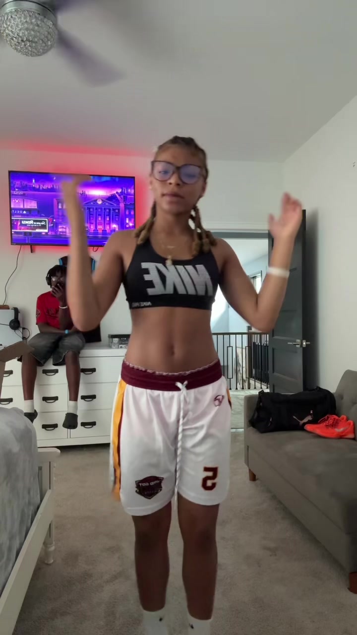 @😉