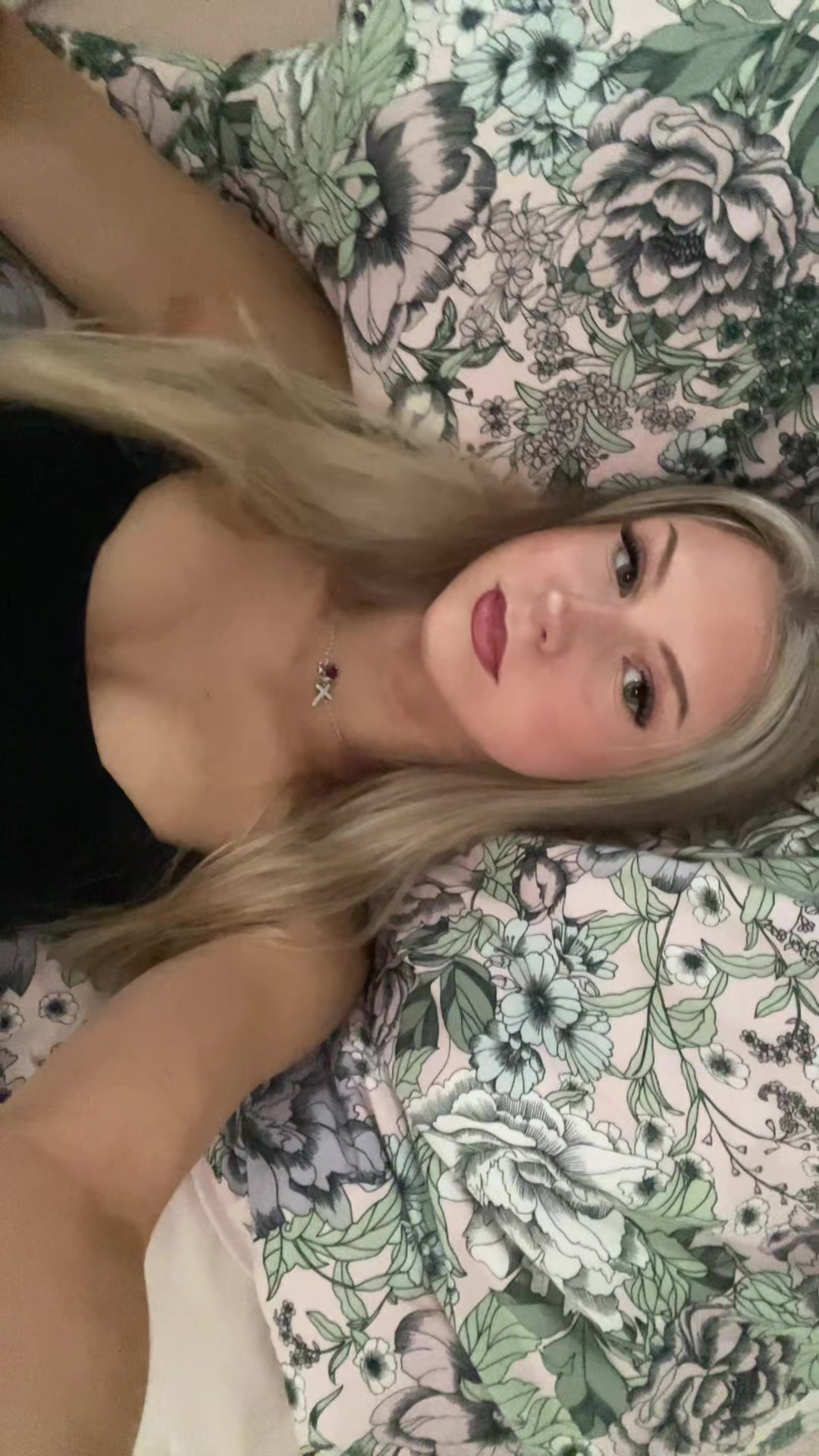 @𝐸𝓂𝓂𝒶 🪩🥂🌸