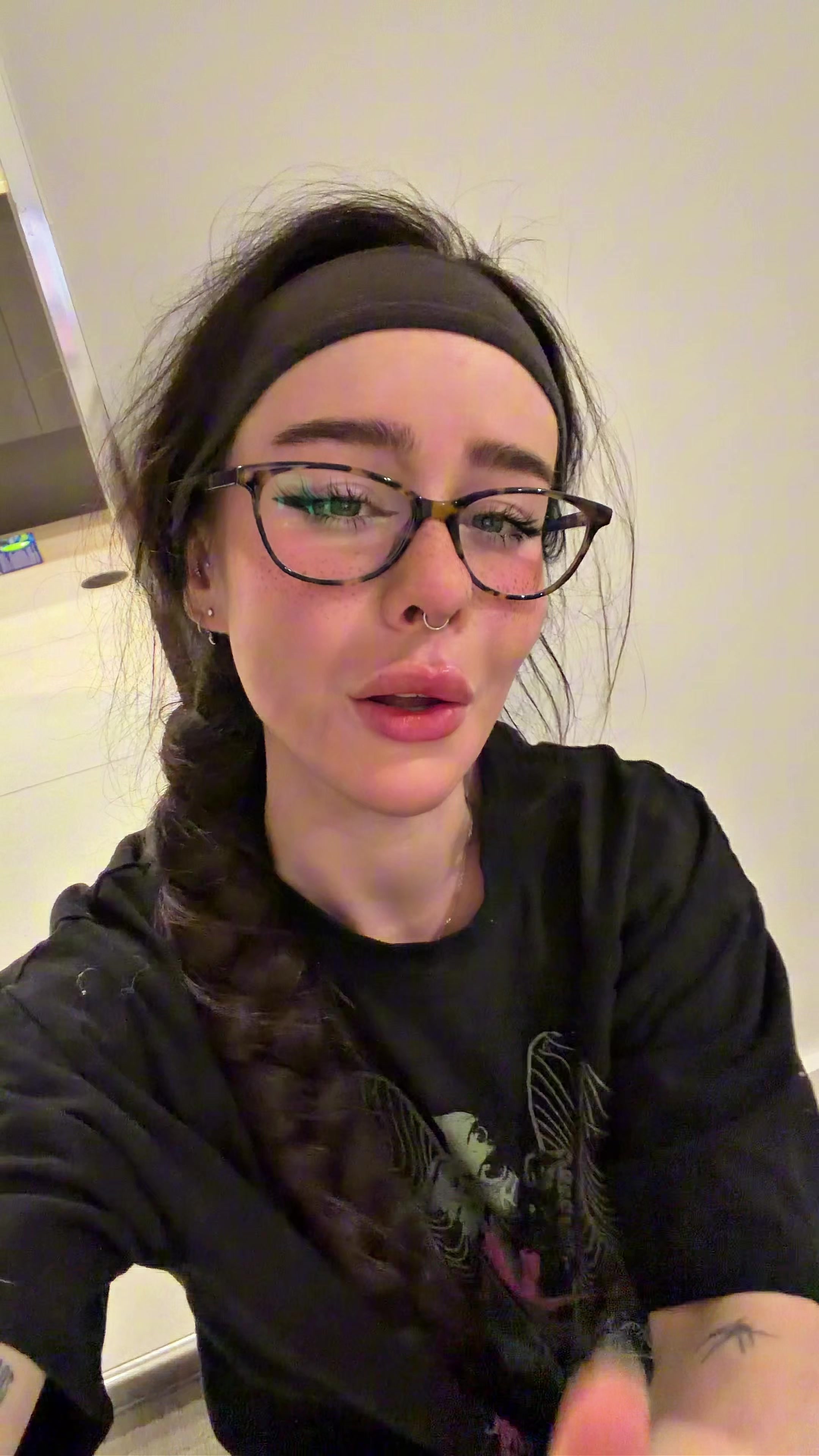 @Lara