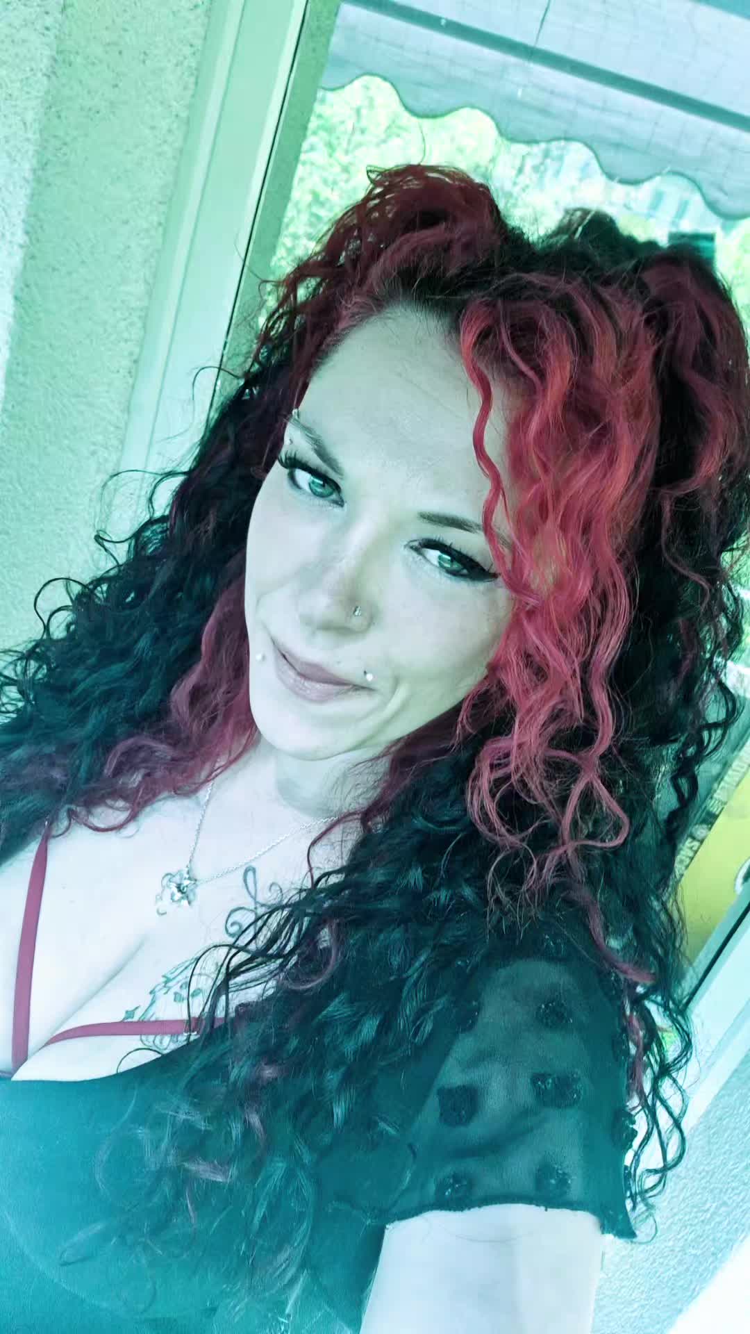 @🖤💛Jenni🖤💛