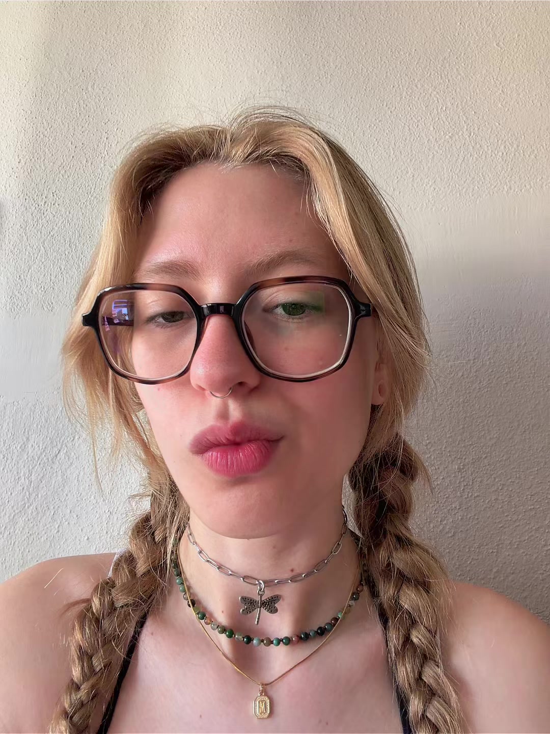 @poetleyla