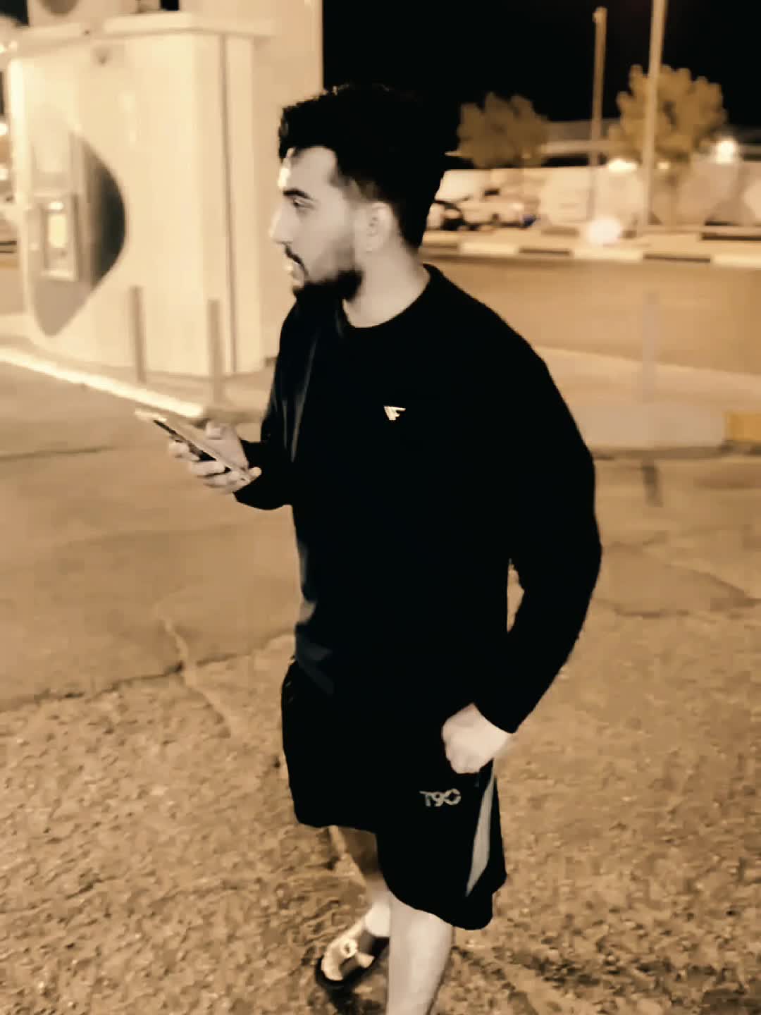 @️