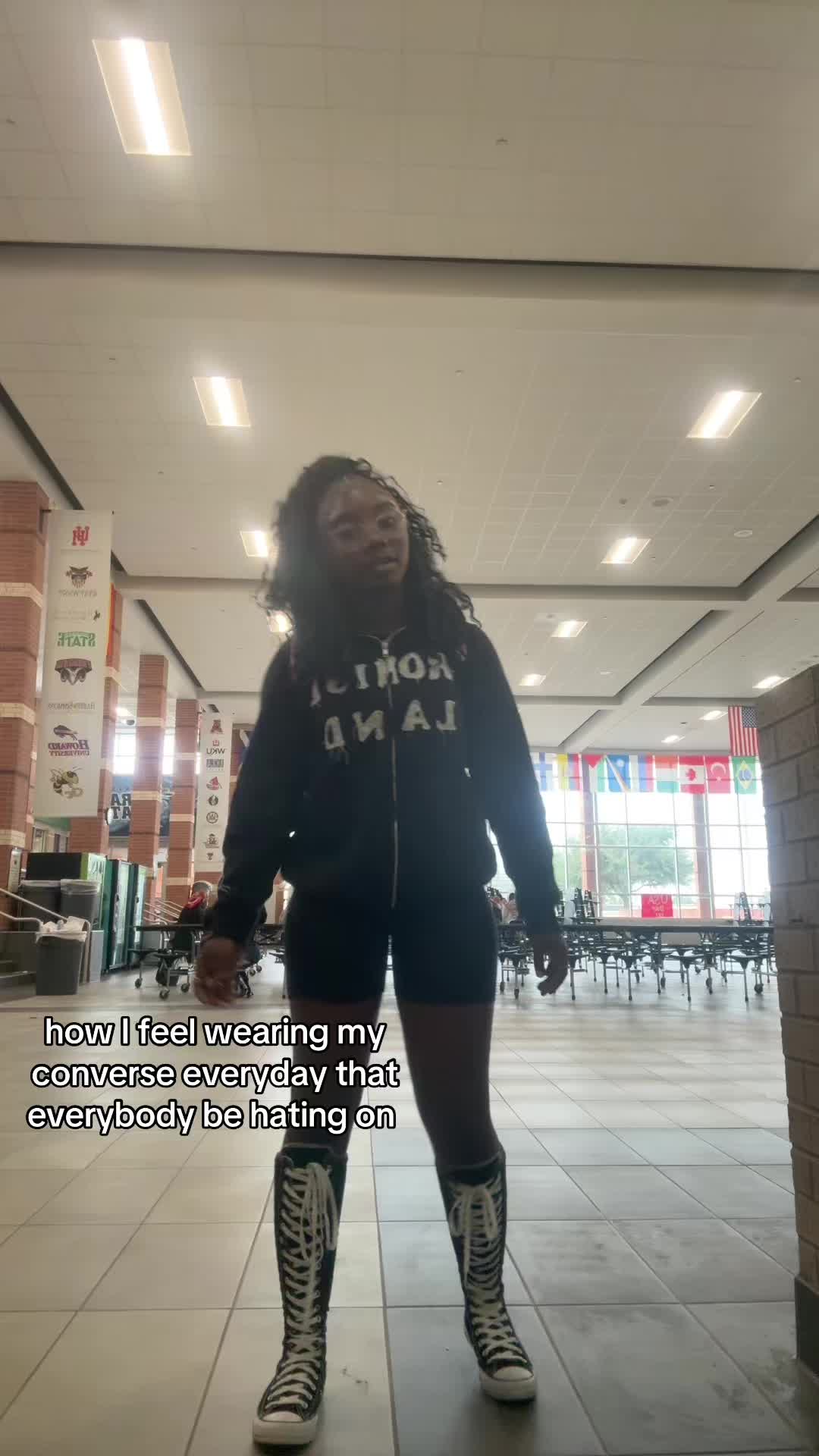 @⃟