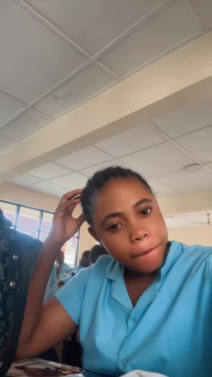 @Madam Bronii🤭🤍💎👩🏫🌎