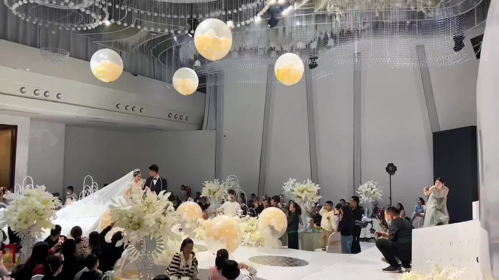 @Trang Trí Bóng Đám cưới TP HCM