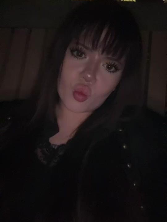 @Melaniią