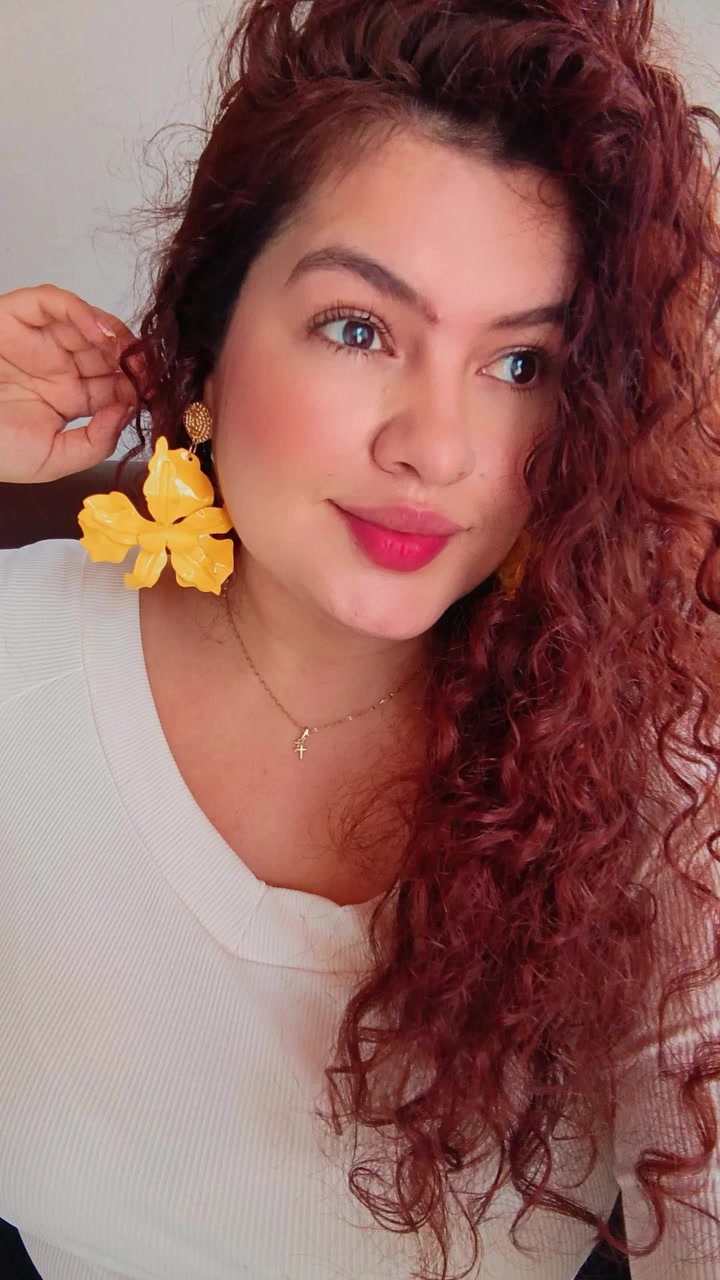 @Anyi Chaves 💜💄💋🇨🇴