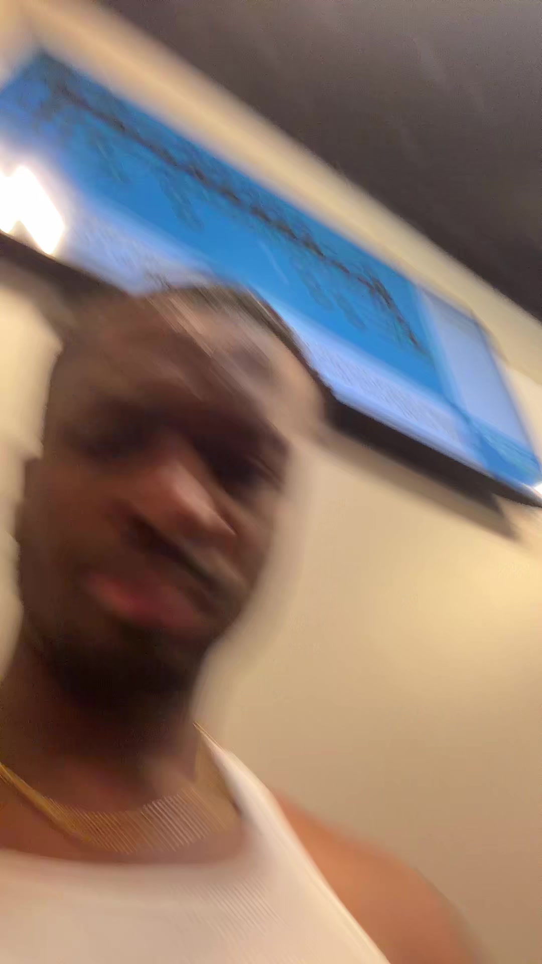 @👾