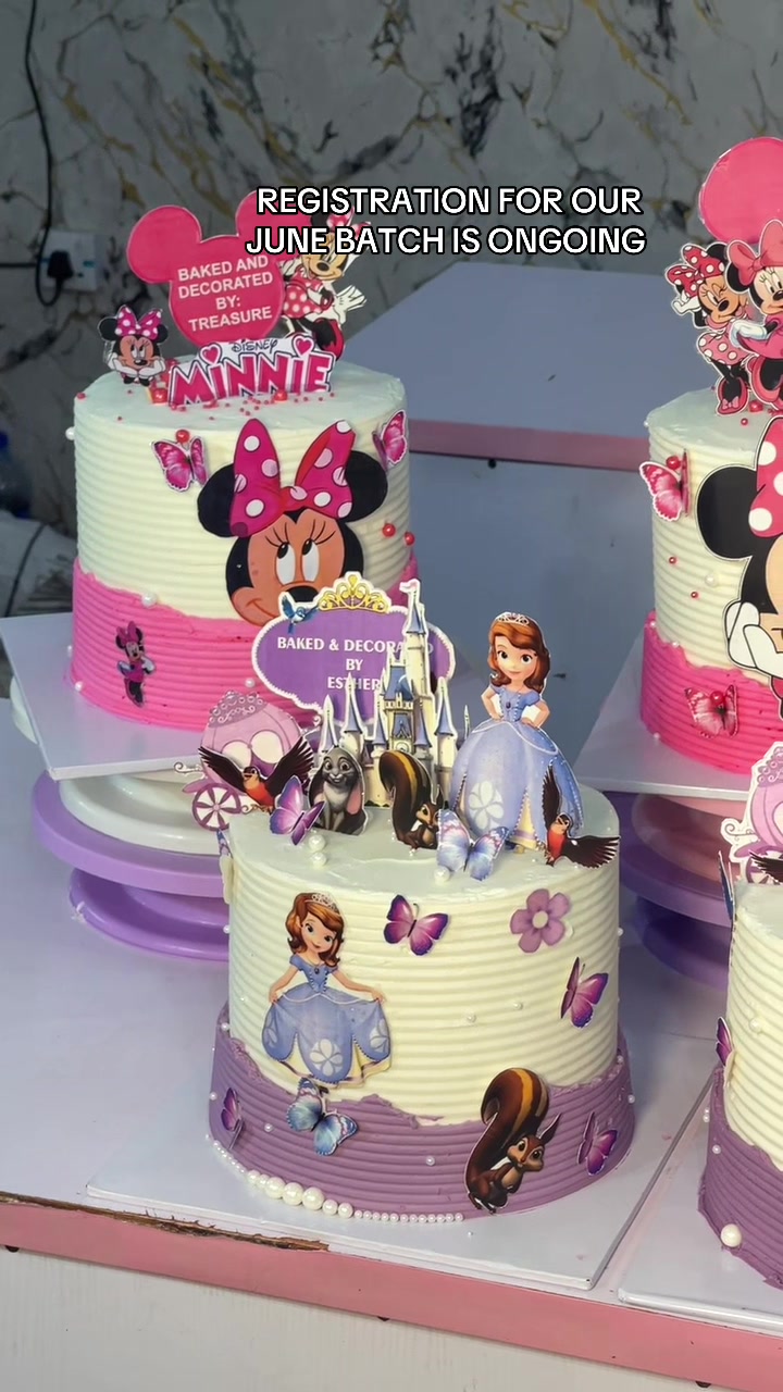 @SIGNOUT CAKES IN OKO ANAMBRA