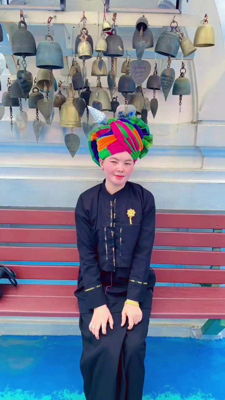 @🦋Nang Khin Moe🦋( ခင်မိုး )🍃