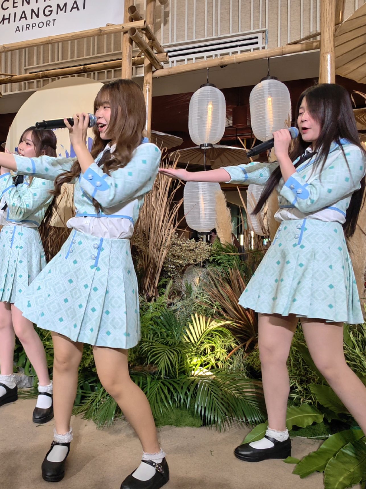 @เธอเป็นใครเราลงไว้ดูเอง