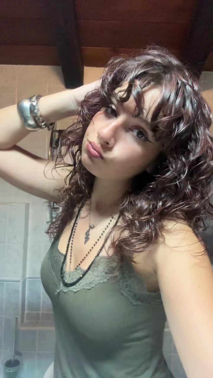 @ani🧟♀️
