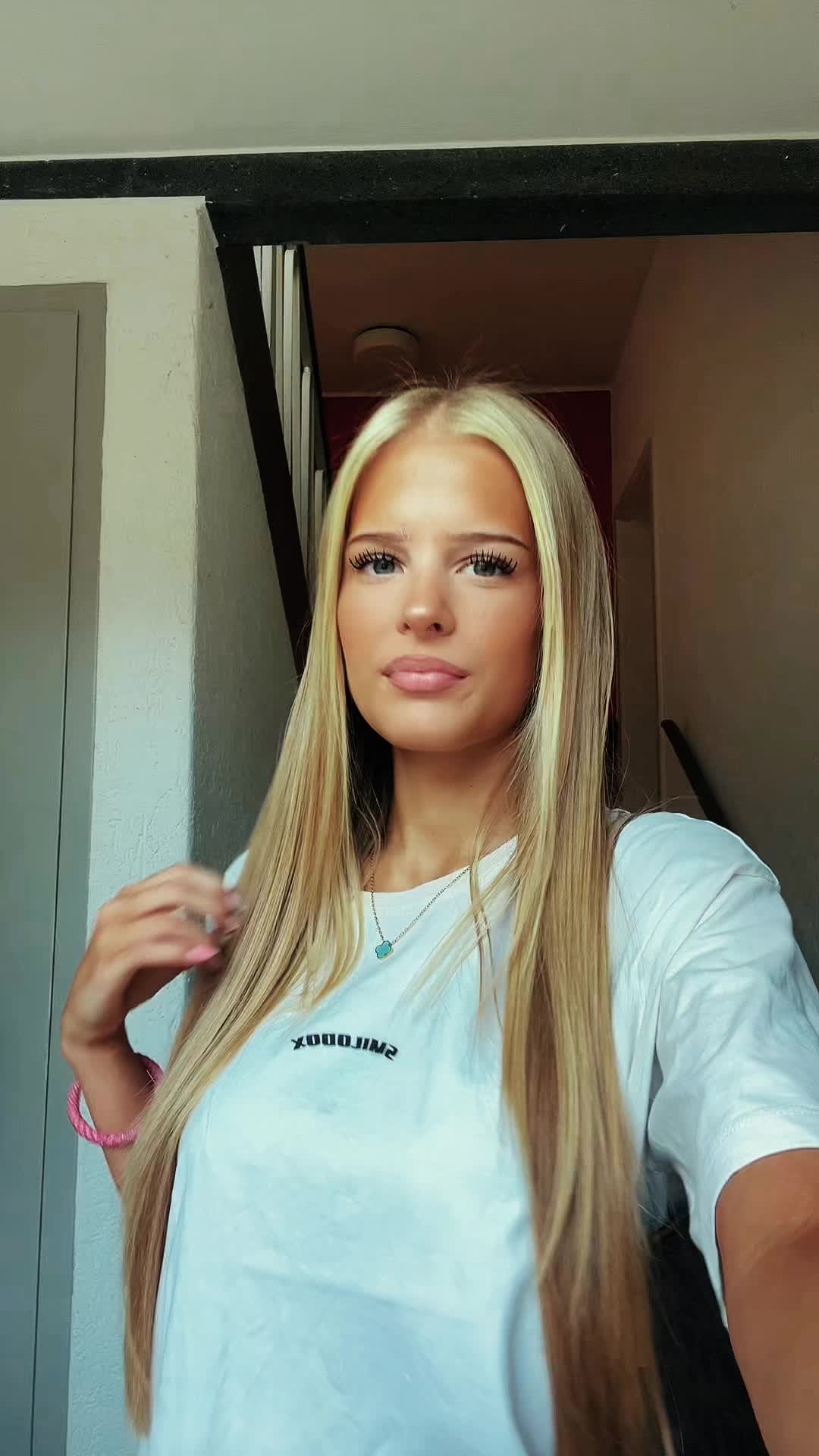 @𝐈𝐒𝐀𝐁𝐄𝐋𝐋𝐀