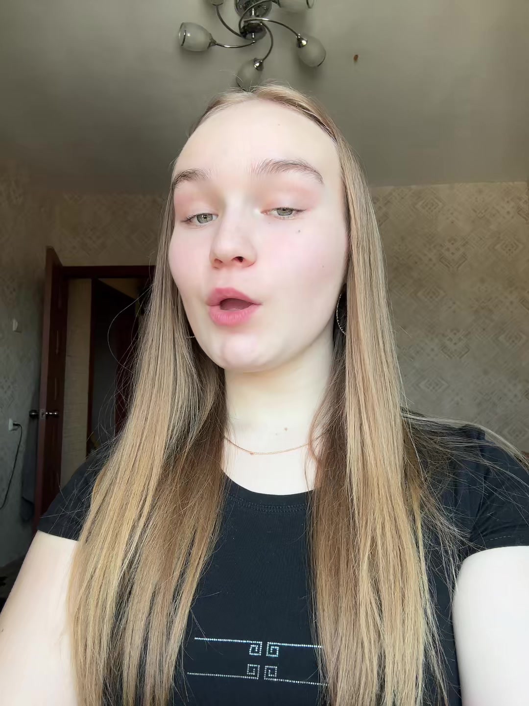 @vyvi