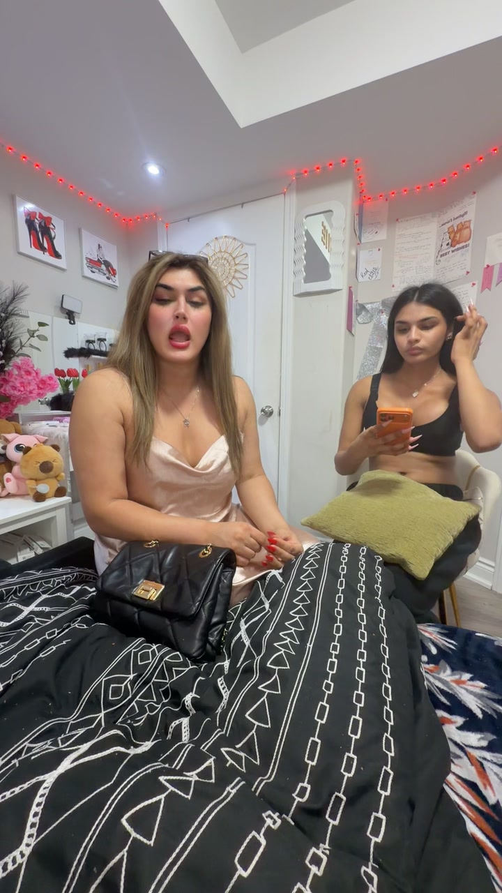 @Haniya🇨🇦