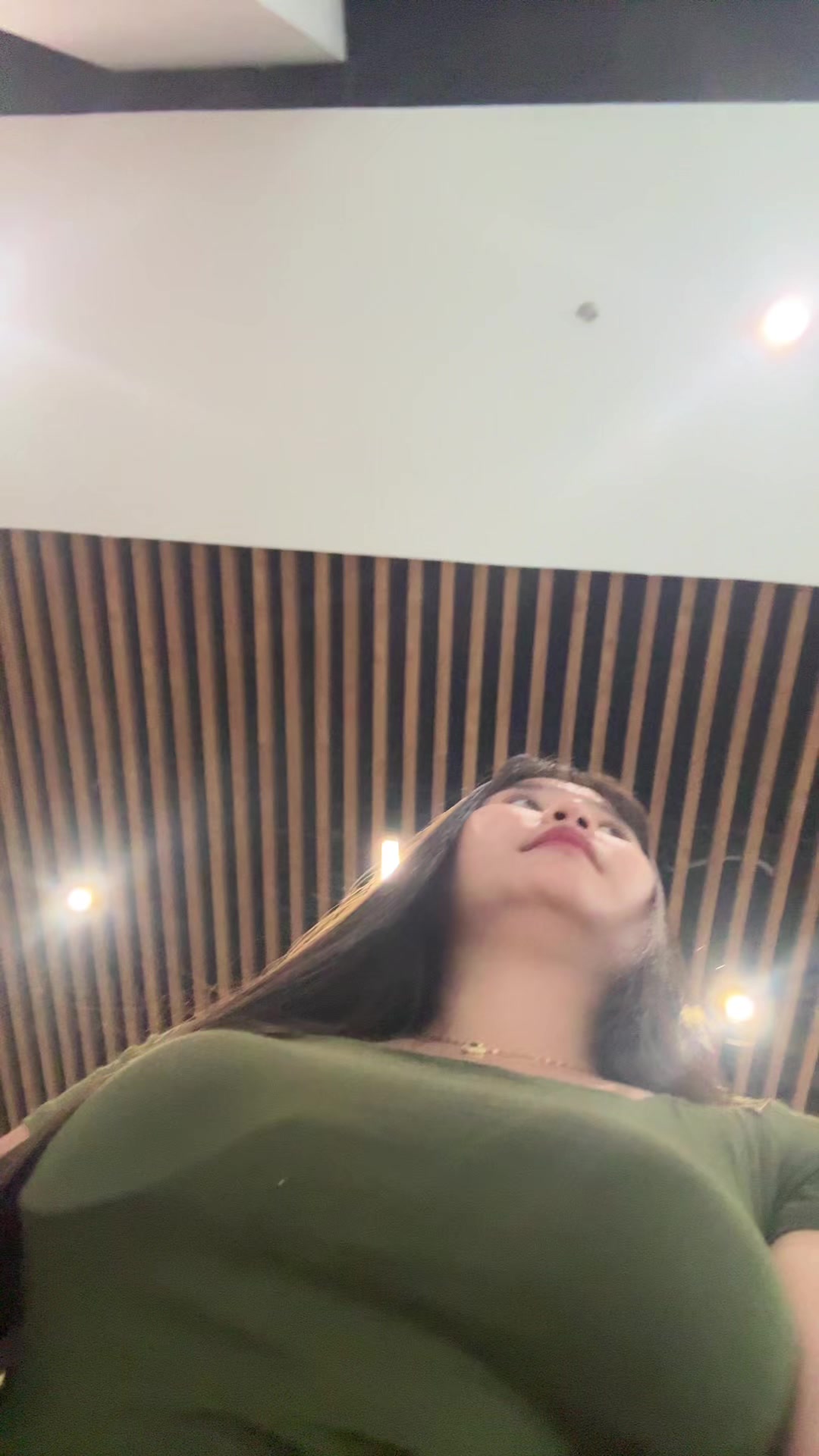 @Shwe Yie ♒️(ခေတ်ဆန်းယဉ် 👗🧵)