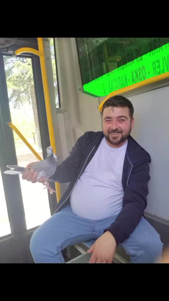 @Bir kadın tanıdımAğlıyordu
