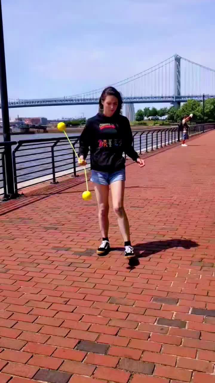 @lizoneil