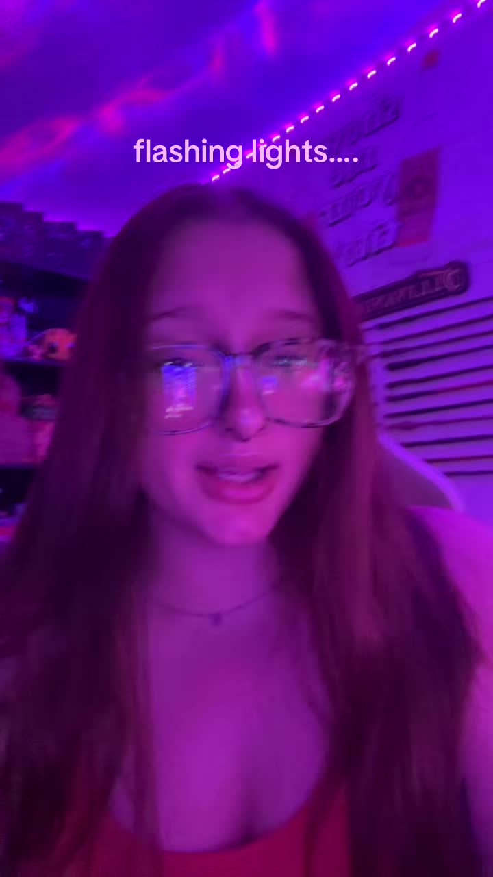 @halesbalesgames | Twitch 𐙚 ̊