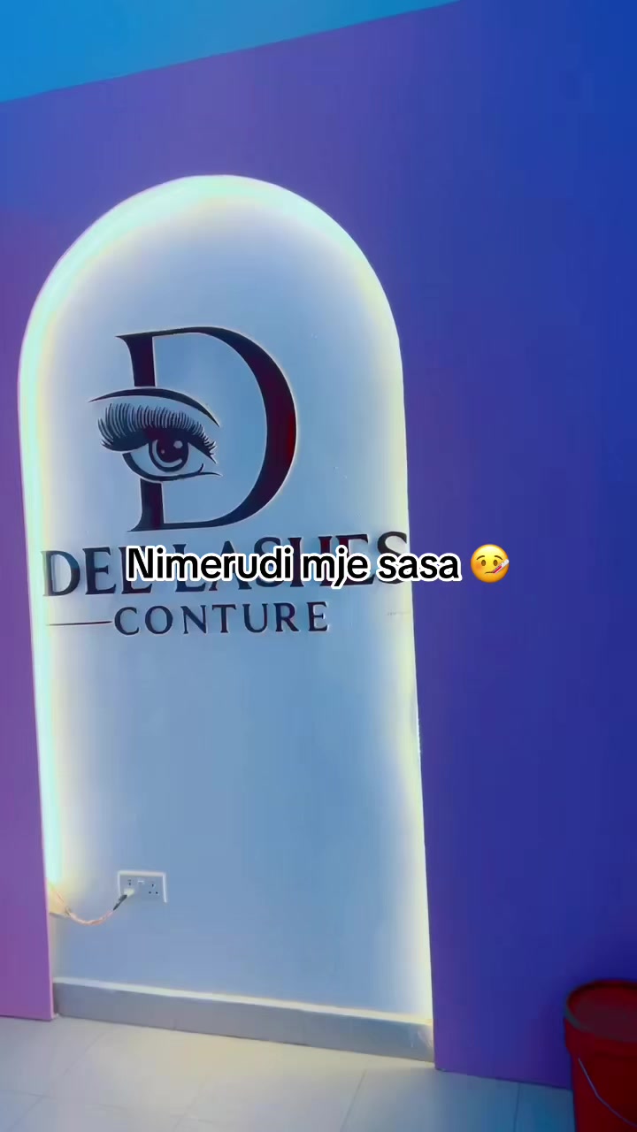 @Dee_lashes_conture