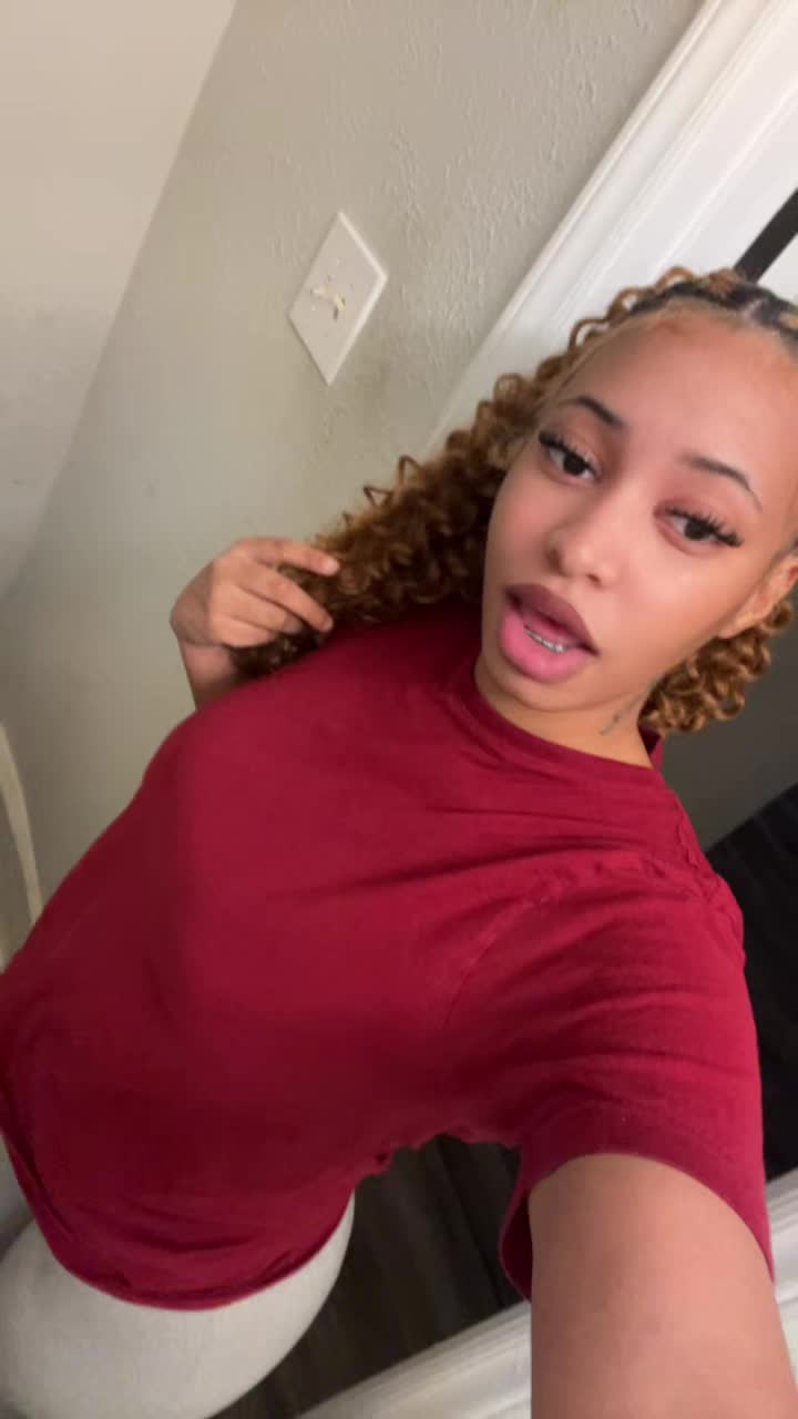 @Kweeenaliciaa