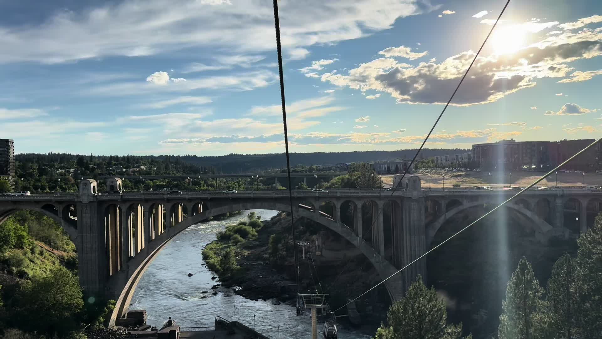 @César Godoy