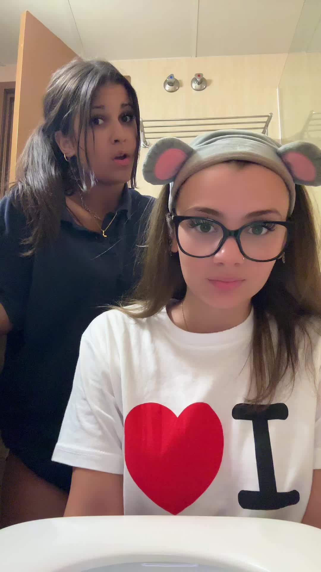 @TwoBestiesOneMess