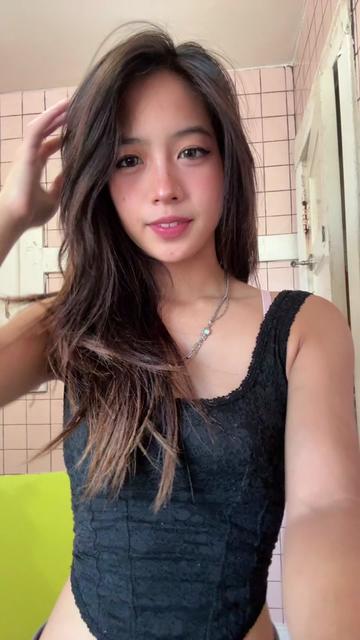 @kyradical_