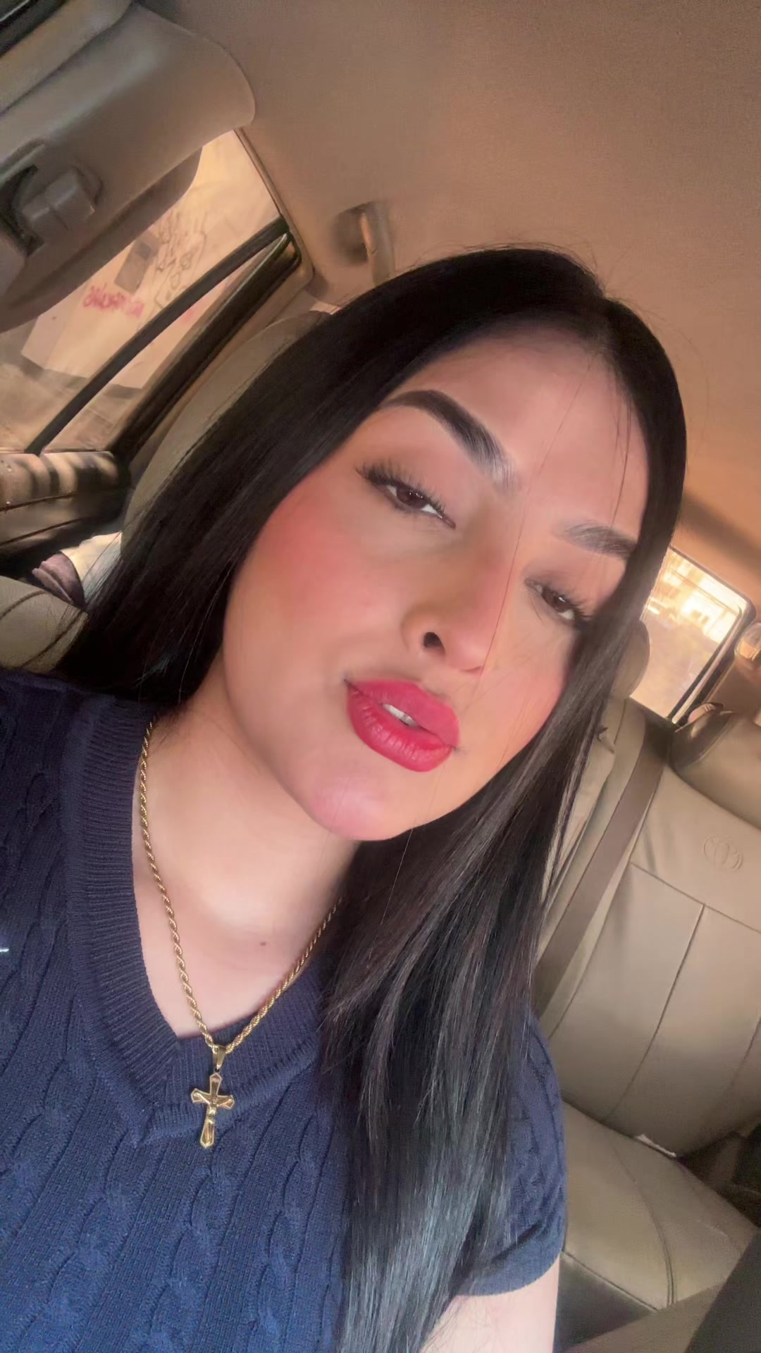@anivaleencia